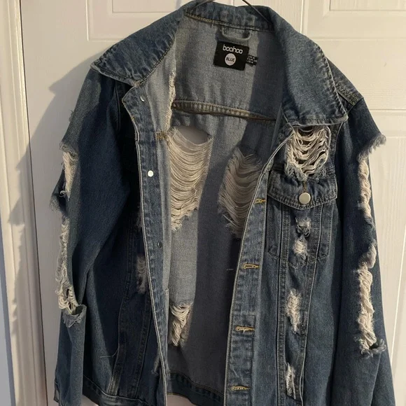 Boohoo Ripped Denim Jacket - Picture 2 of 4
